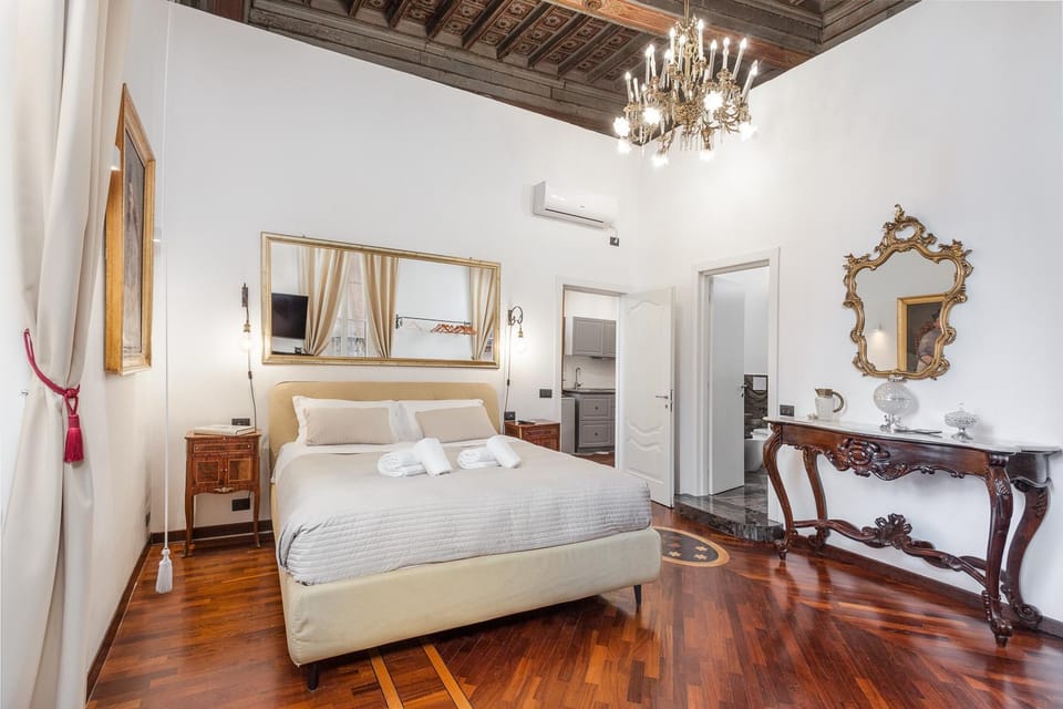 Photo of the whole room, Bedroom