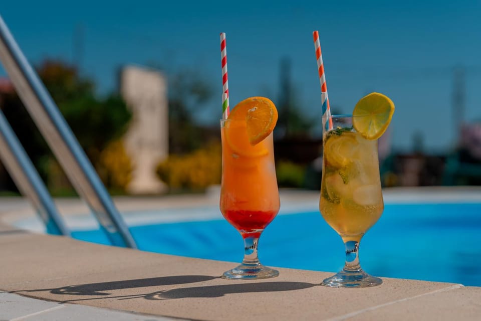 Pool view, Swimming pool, Drinks