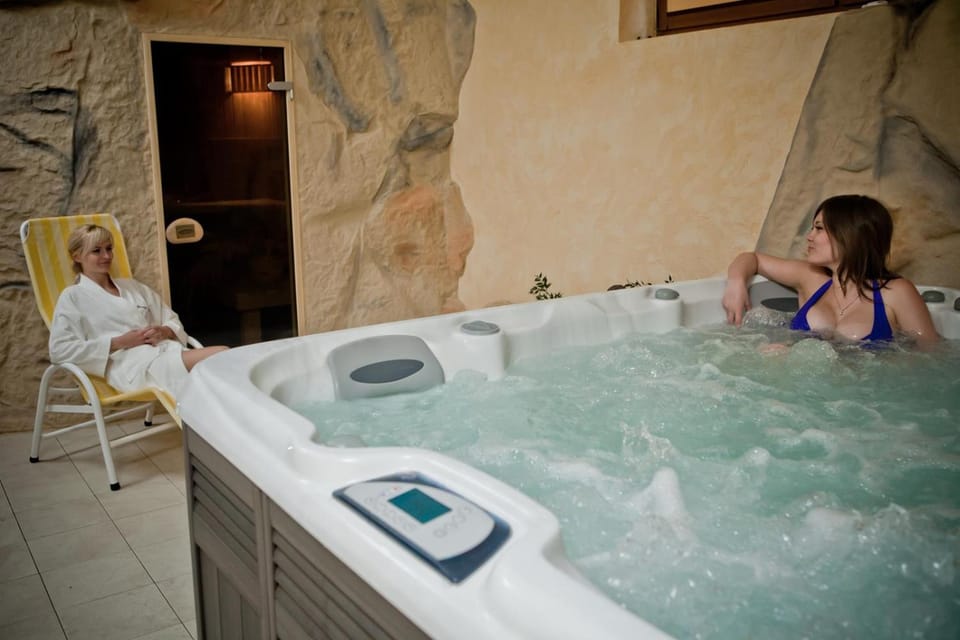 Hot Tub, Sauna, Spa and wellness centre/facilities
