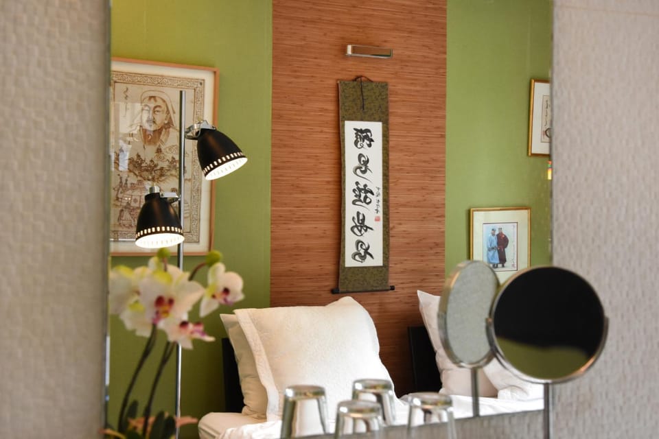 Decorative detail, Seating area