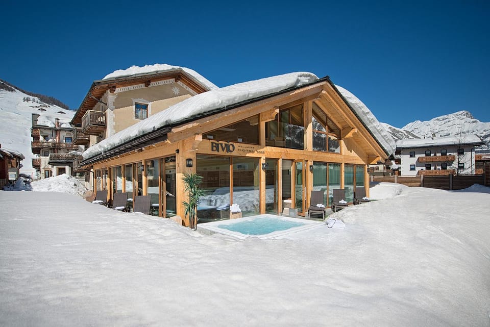 Property building, Day, Natural landscape, Winter, Garden, Hot Tub, Spa and wellness centre/facilities, Mountain view, Open Air Bath
