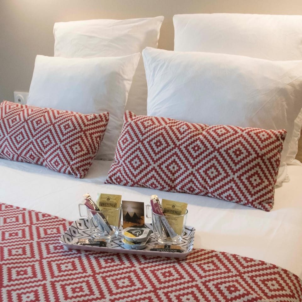 Bed, Photo of the whole room