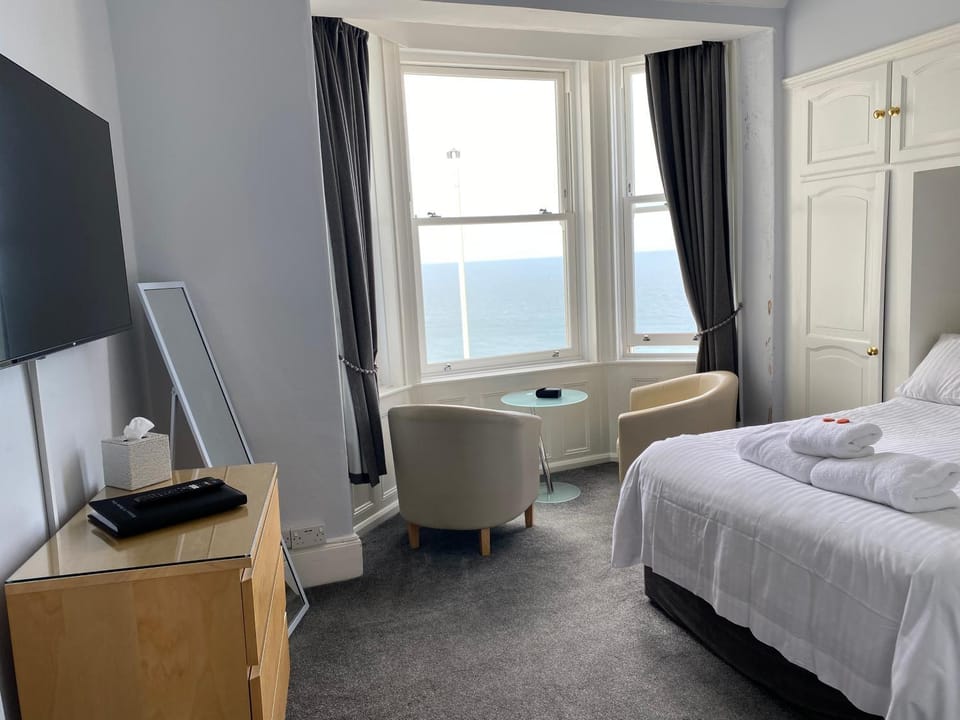 Marine View Guest House Bed and Breakfast in Scarborough
