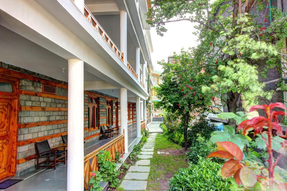 Dragon Inn Inn in Manali