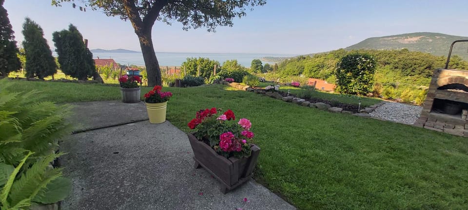 Lake view, Sea view