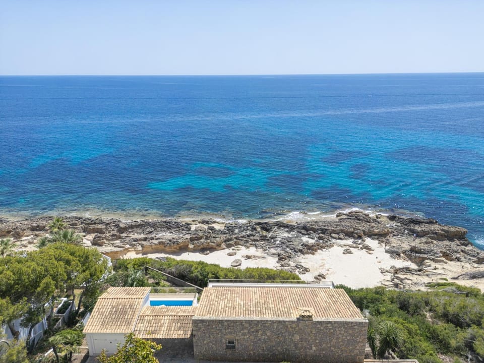 Casa Carol on the rocks MHM House in Llevant