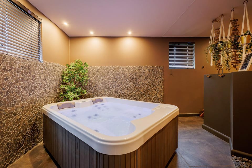 Hot Tub, Spa and wellness centre/facilities