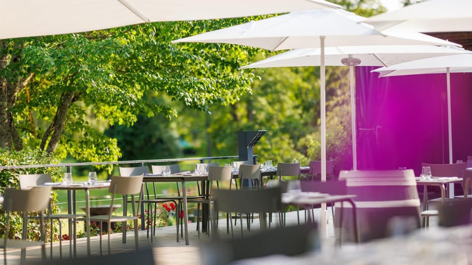 Logis Hôtel Golf Le Domaine Du Val De Sorne Hotel in Jura