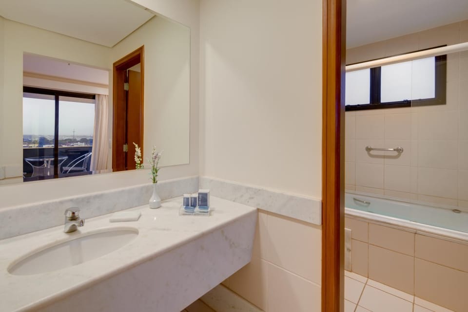 Hot Tub, Bathroom