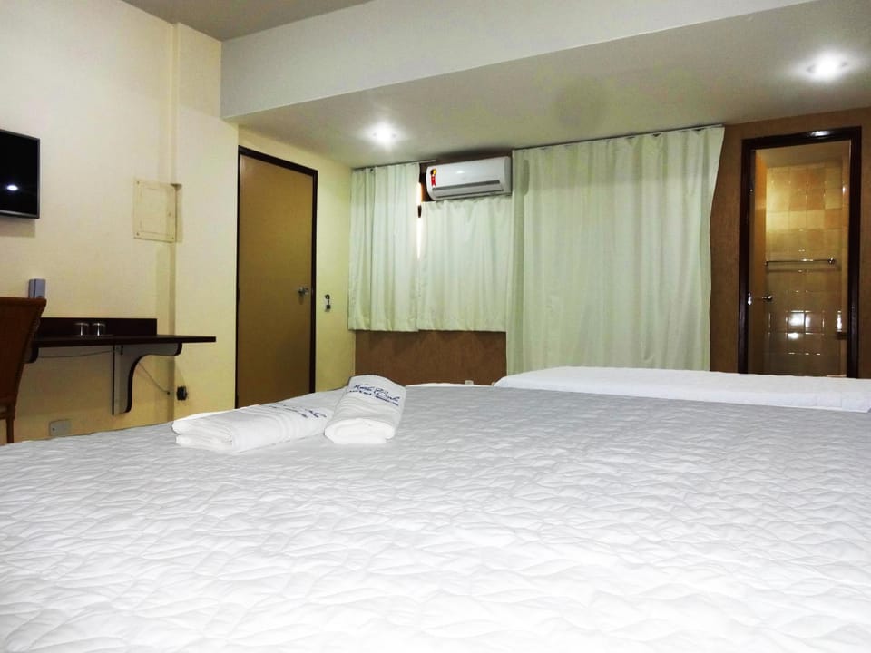 Hotel Monte Carlo Uberaba - Próximo ao Hospital UFTM , Hospital Dr Hélio Angotti e Hospital Regional Uberaba Hotel in Uberaba