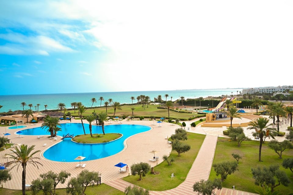 Day, Natural landscape, Bird's eye view, Beach, Sea view, Swimming pool