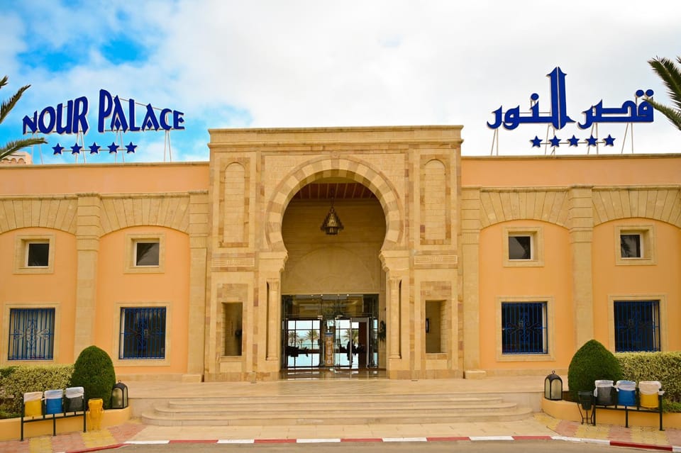 Property building, Facade/entrance, Day