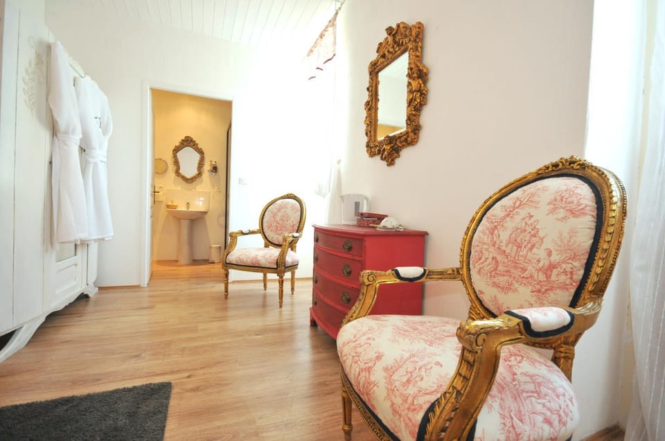 52 Eymet Bed and Breakfast in Eymet