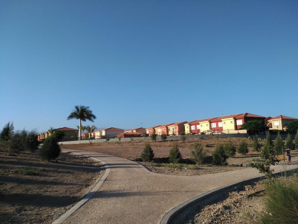 Property building, Off site, Neighbourhood
