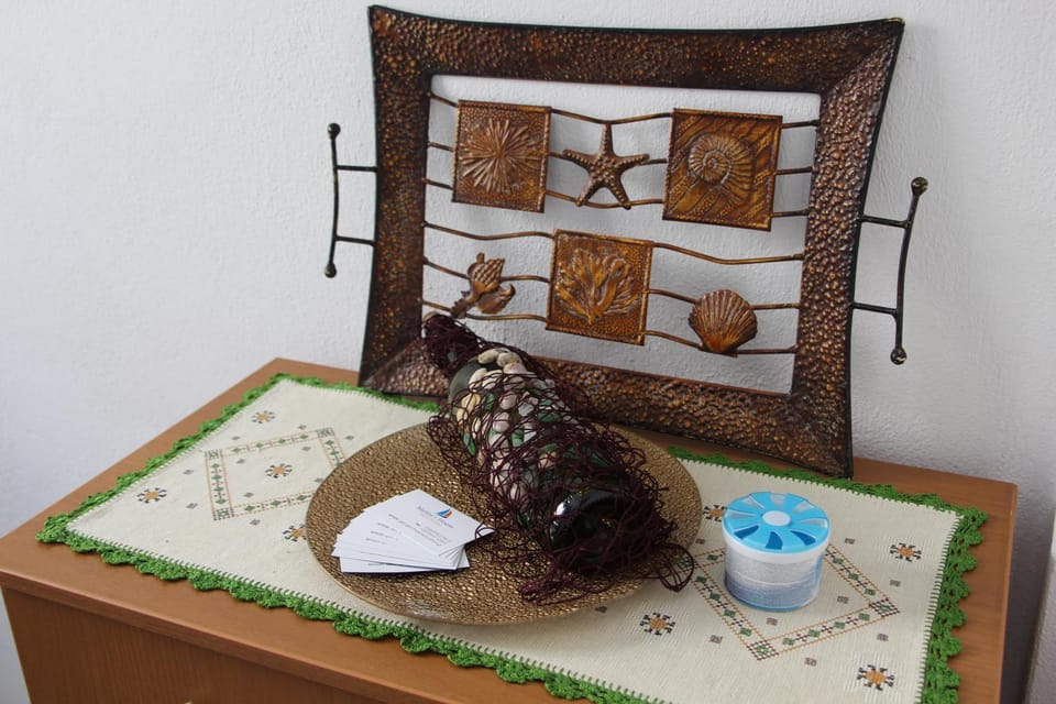 Decorative detail, On site