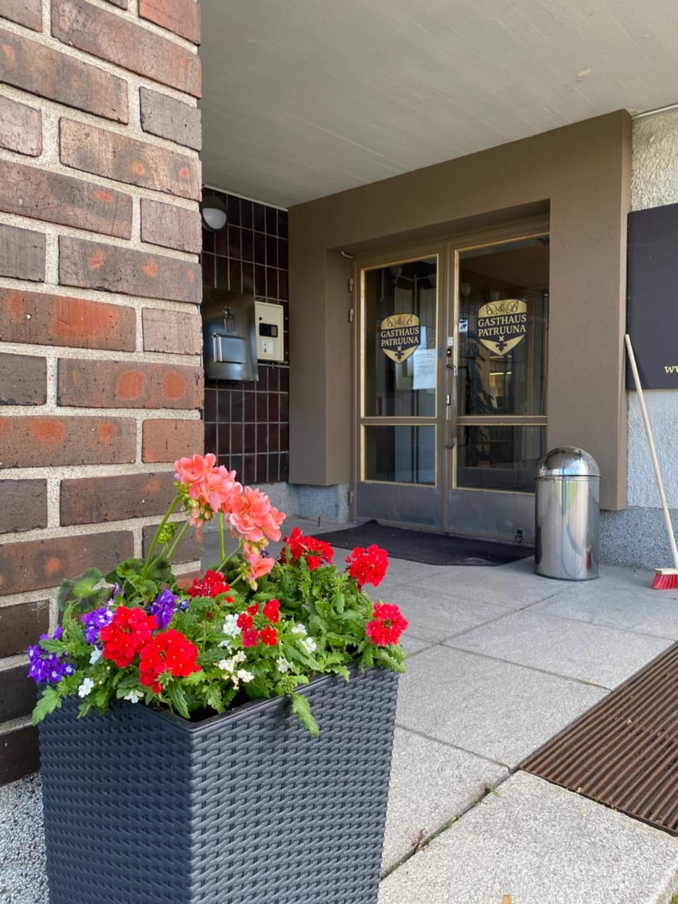 Facade/entrance, Day