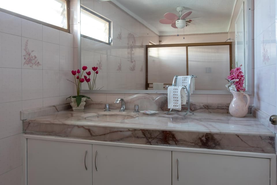 Bathroom, towels