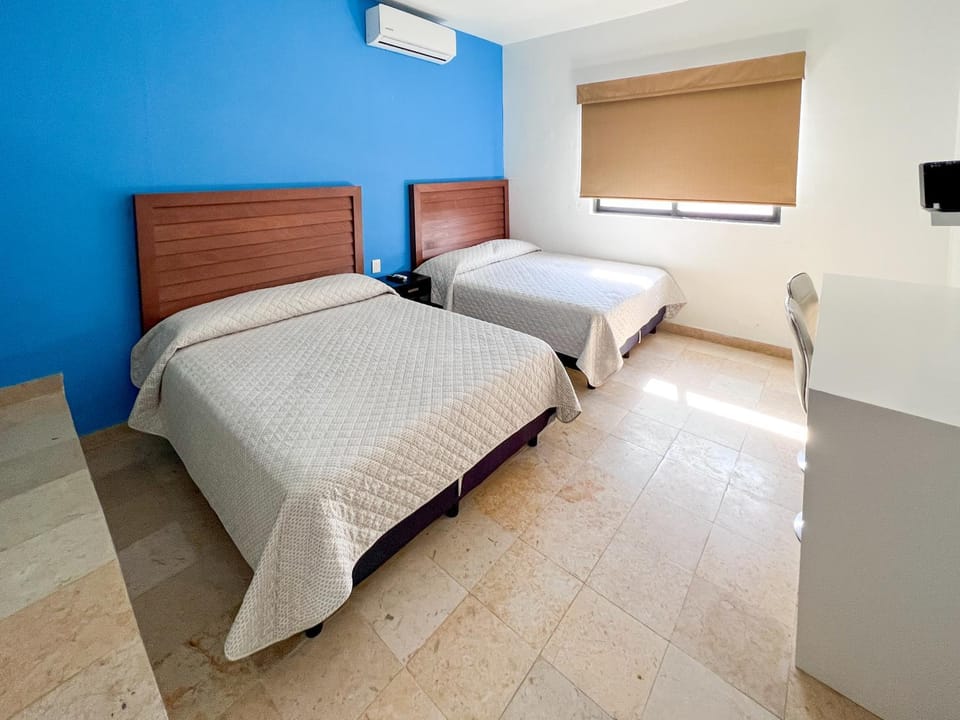 Bed, TV and multimedia, Photo of the whole room, Bedroom, air conditioner