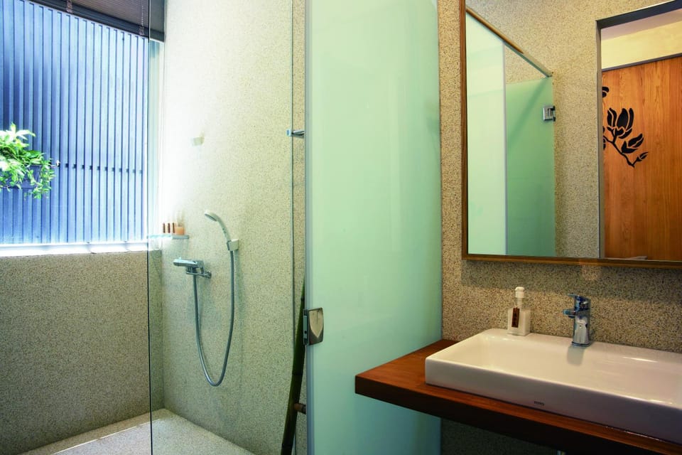 Wood Whispering Residence Bed and Breakfast in Kaohsiung