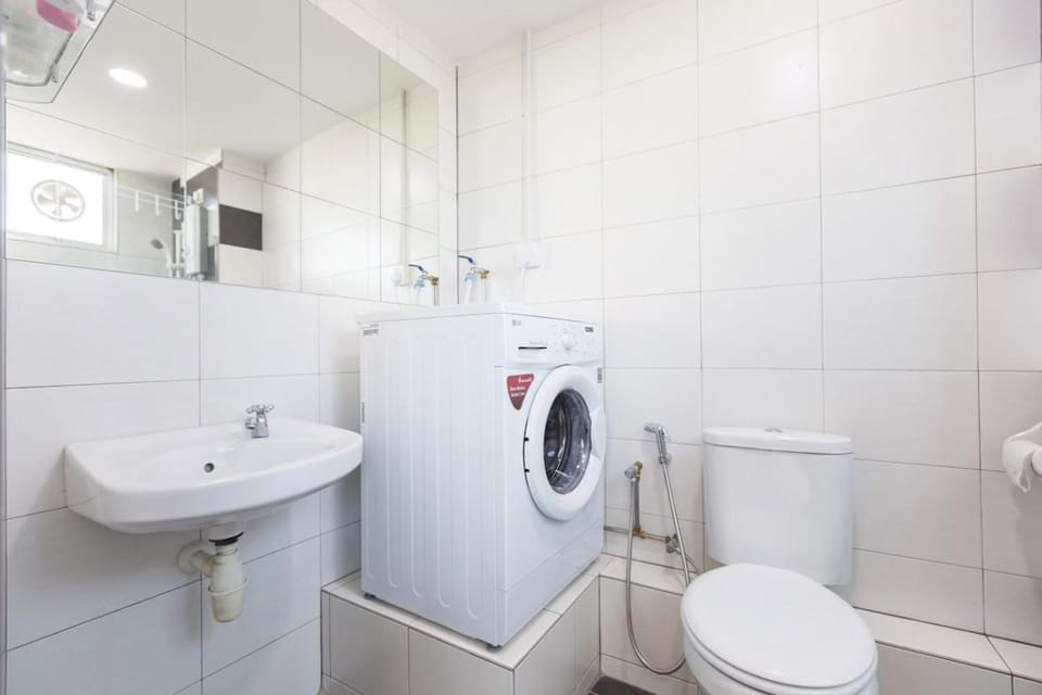 Shower, Toilet, Bathroom, washing machine, dryer