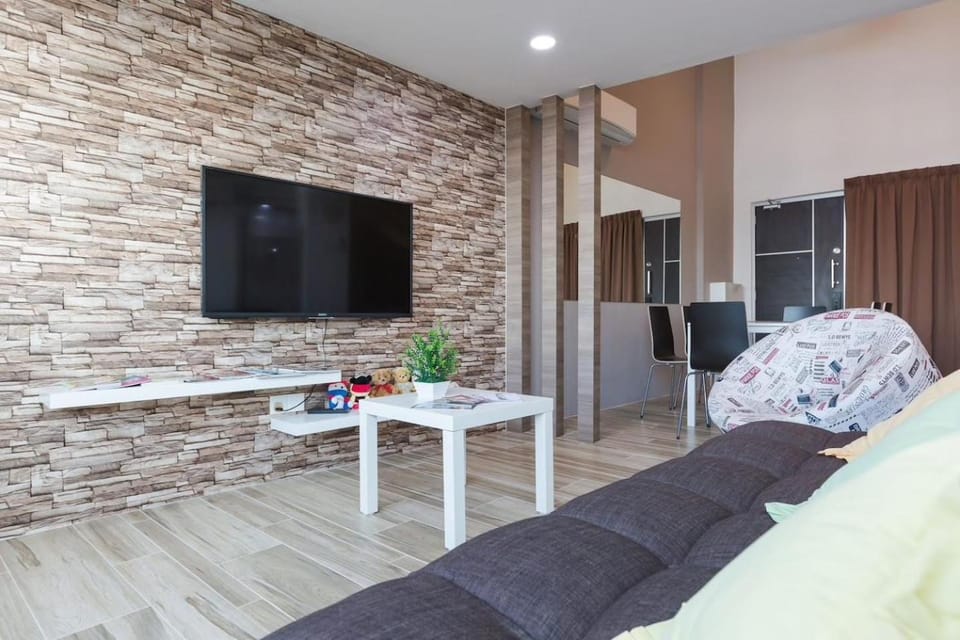 Communal lounge/ TV room, Living room, Evening entertainment