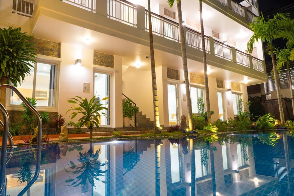 Property building, Swimming pool, Swimming pool