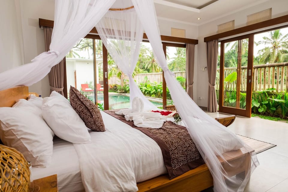 Bed, Photo of the whole room, Bedroom, Garden view, bunk bed