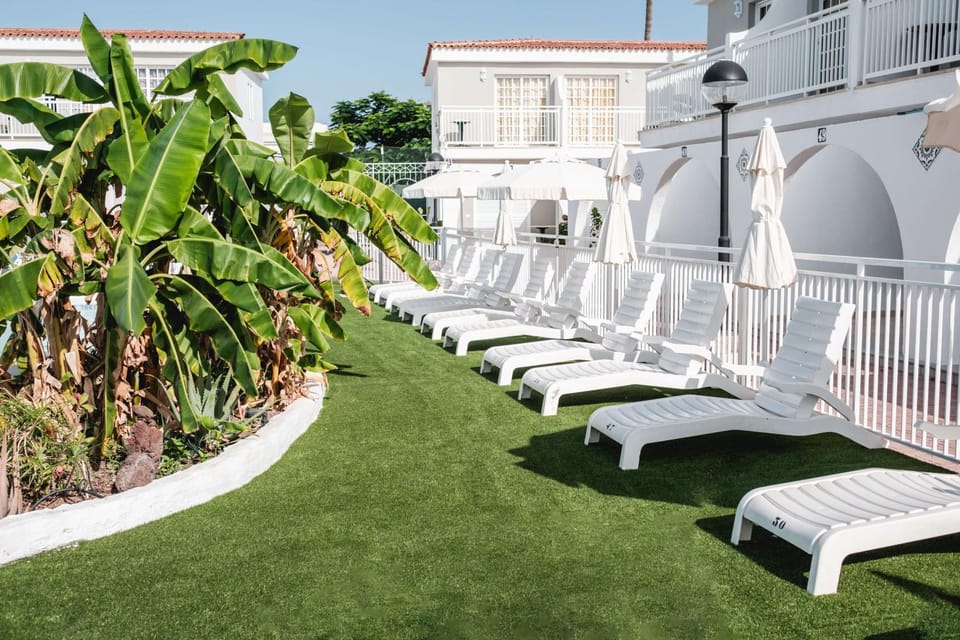 Garden view, sunbed
