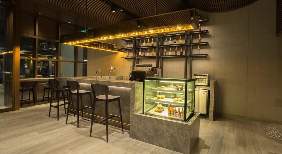 Lounge or bar, Food and drinks, Food