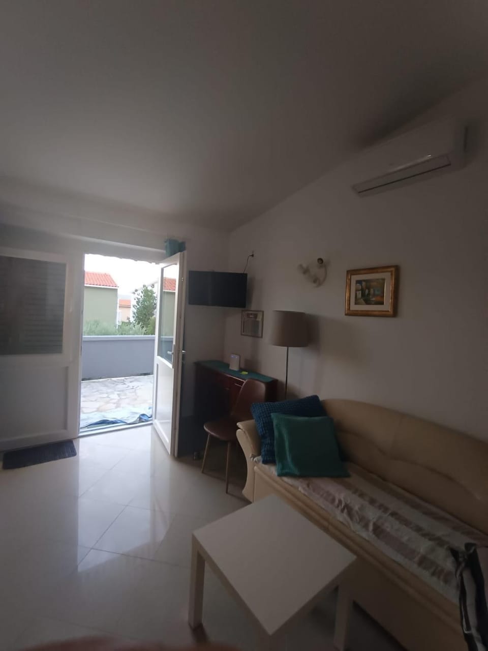 Apartments Crnko, 50m from the beach with free parking and drinkable tap water Apartment in Zadar County