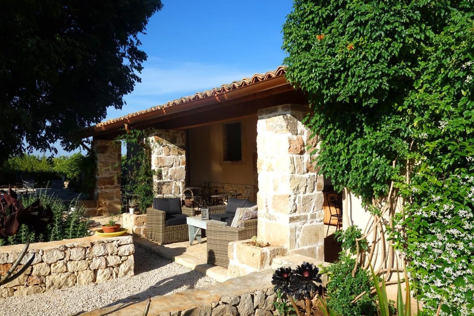 Property building, Patio, Garden