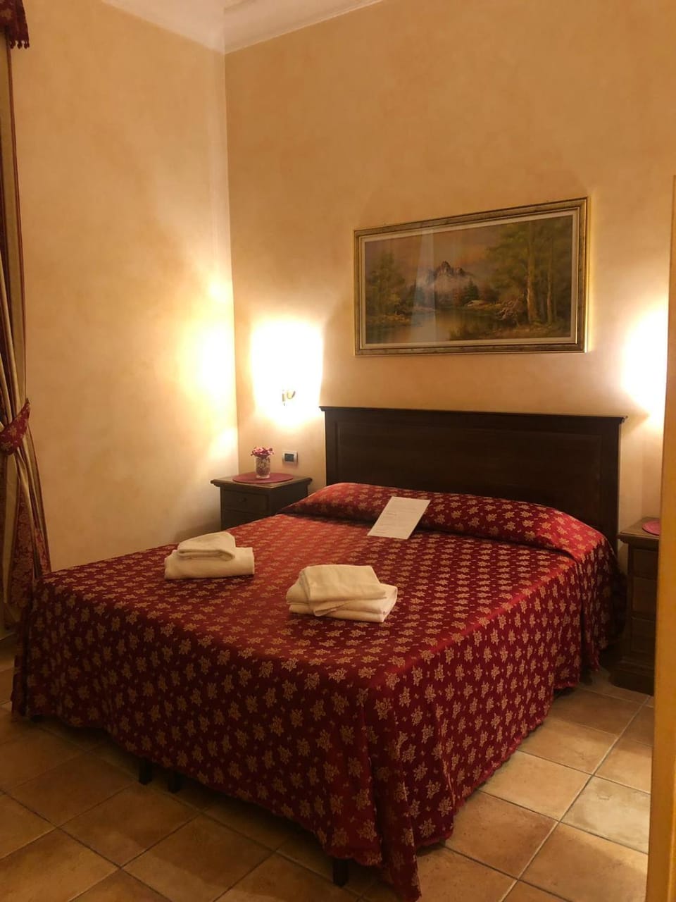 Bed, Bedroom, towels