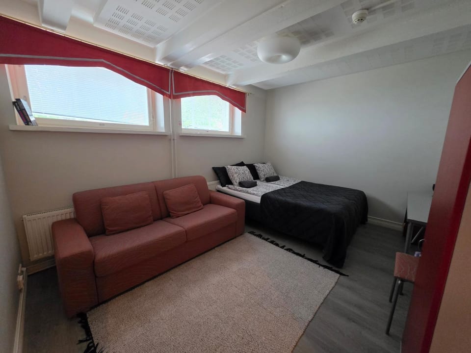 Bed, Photo of the whole room, Seating area