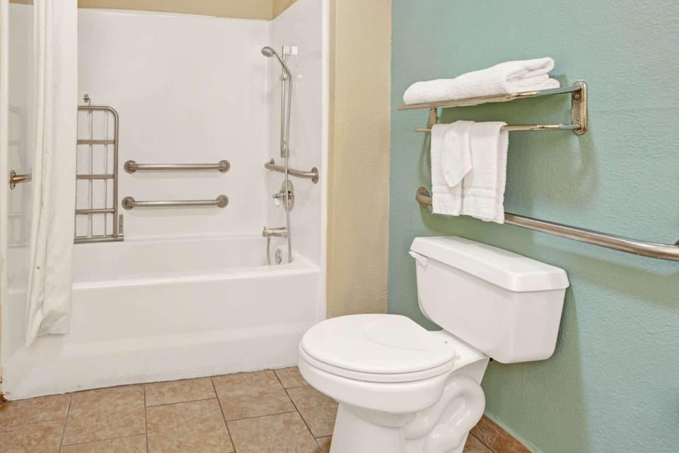 Bathroom, Photo of the whole room, On site