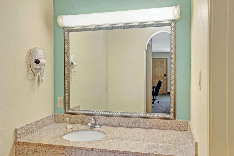 Bathroom, Photo of the whole room, On site