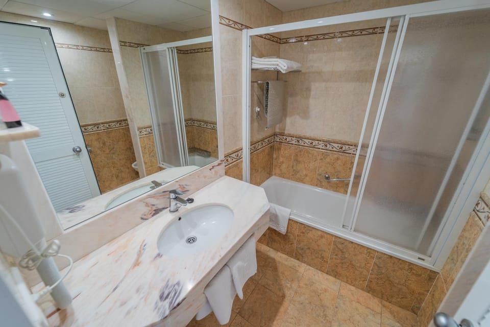 Bathroom, Bath