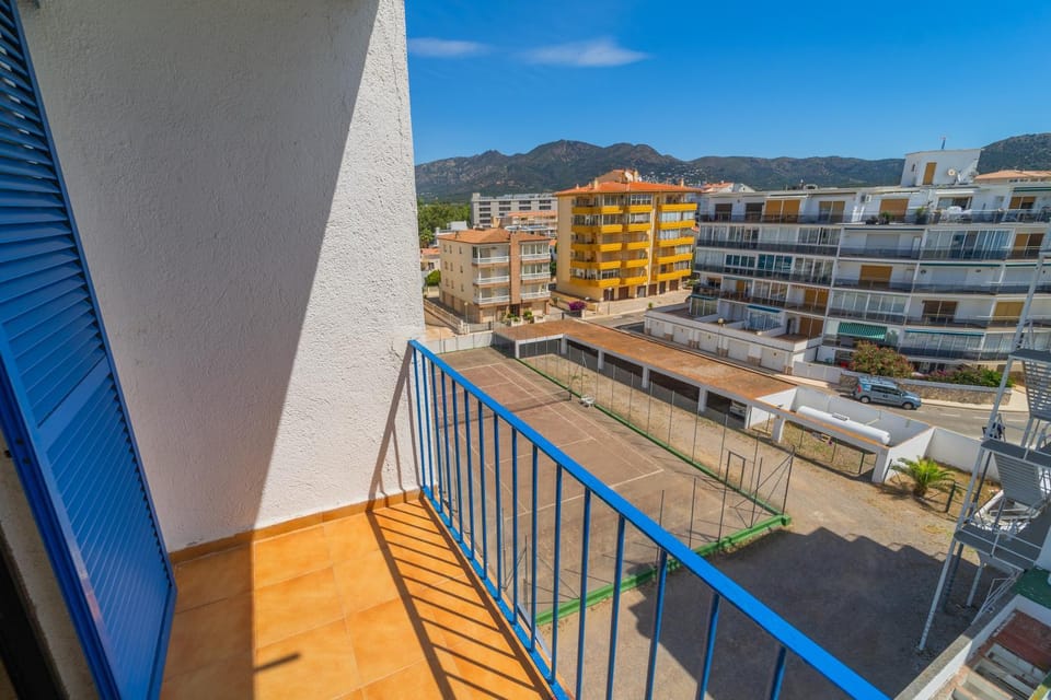 Day, Neighbourhood, View (from property/room), Balcony/Terrace, City view, Mountain view, Street view, Location