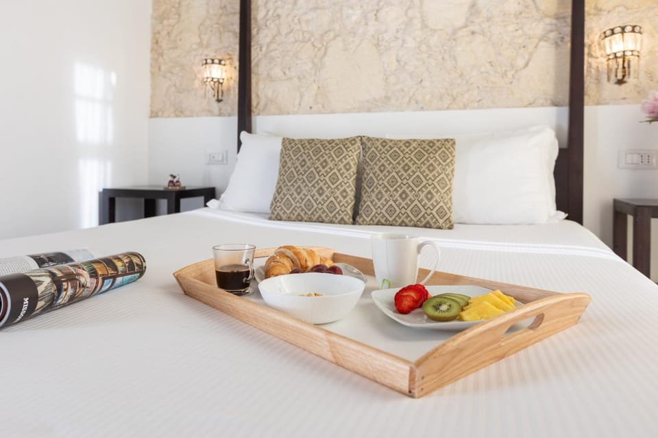 Bed, Photo of the whole room, Bedroom, Breakfast