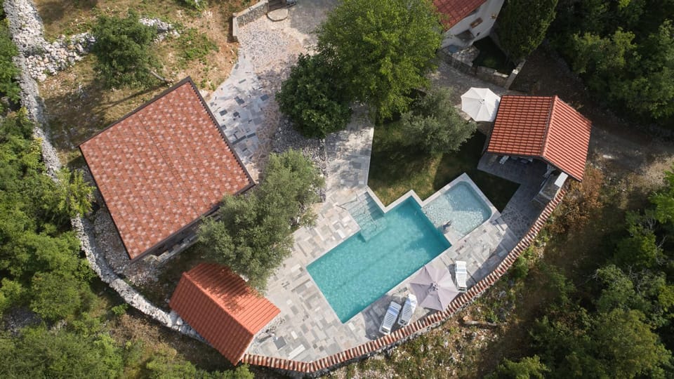Bird's eye view, Swimming pool