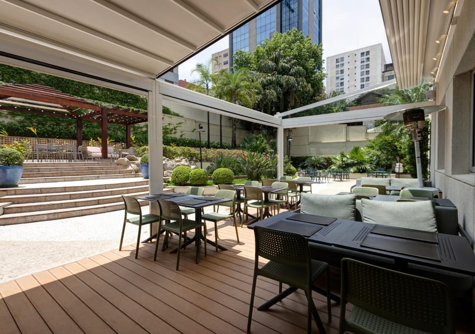 Restaurant/places to eat, Restaurant/places to eat, Day, Garden, Seating area, Dining area, Garden view