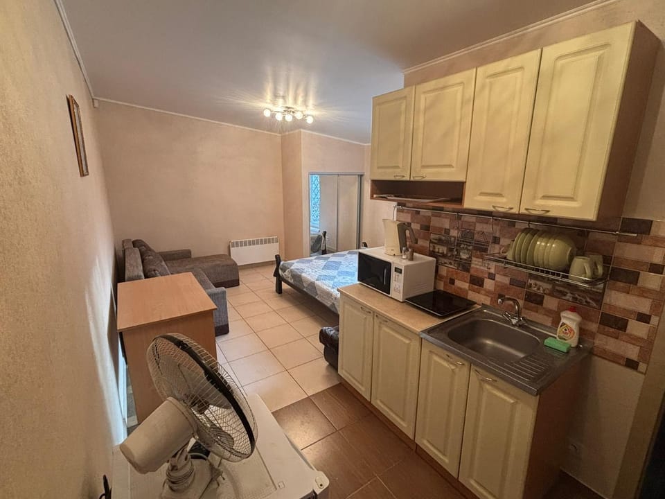 Kitchen or kitchenette, Living room, Seating area