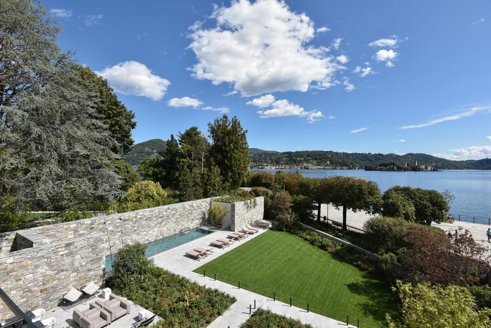 Garden view, Lake view, Pool view