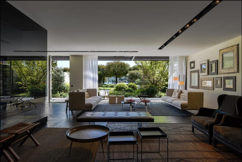 Lounge or bar, Seating area