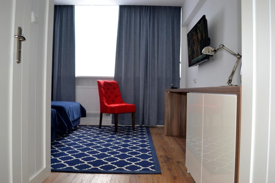 TV and multimedia, Photo of the whole room, Bedroom