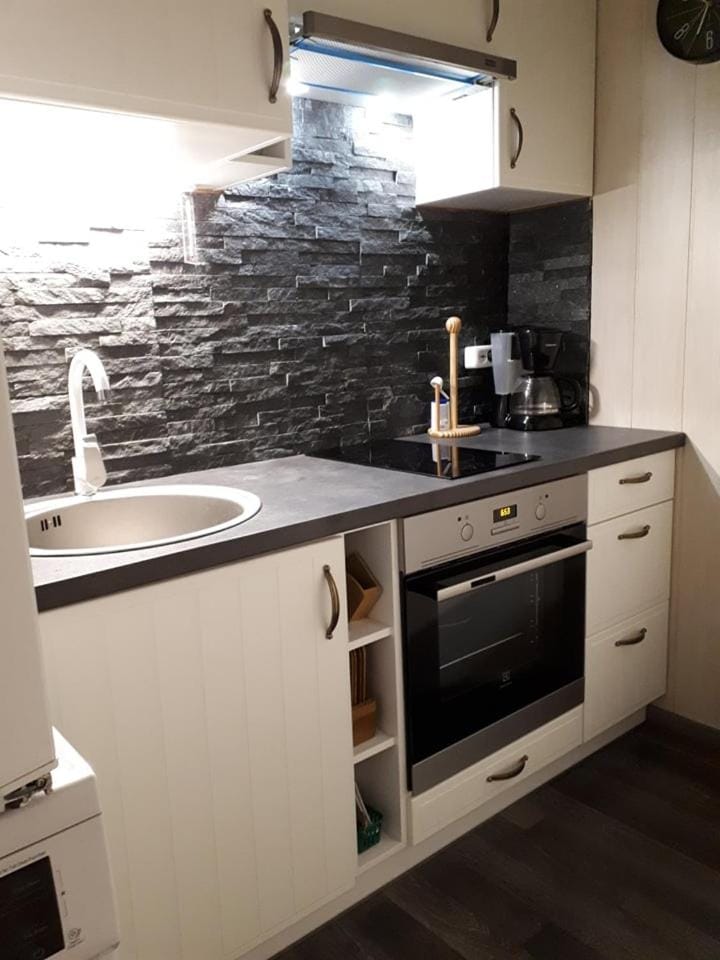 Coffee/tea facilities, Kitchen or kitchenette