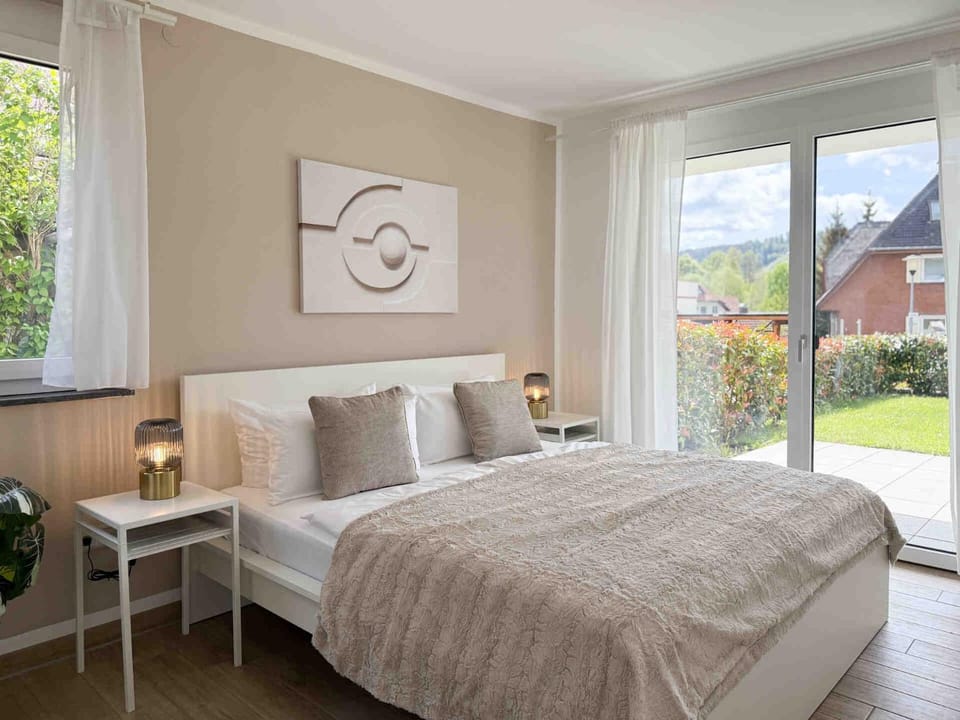 Bed, Photo of the whole room, Bedroom