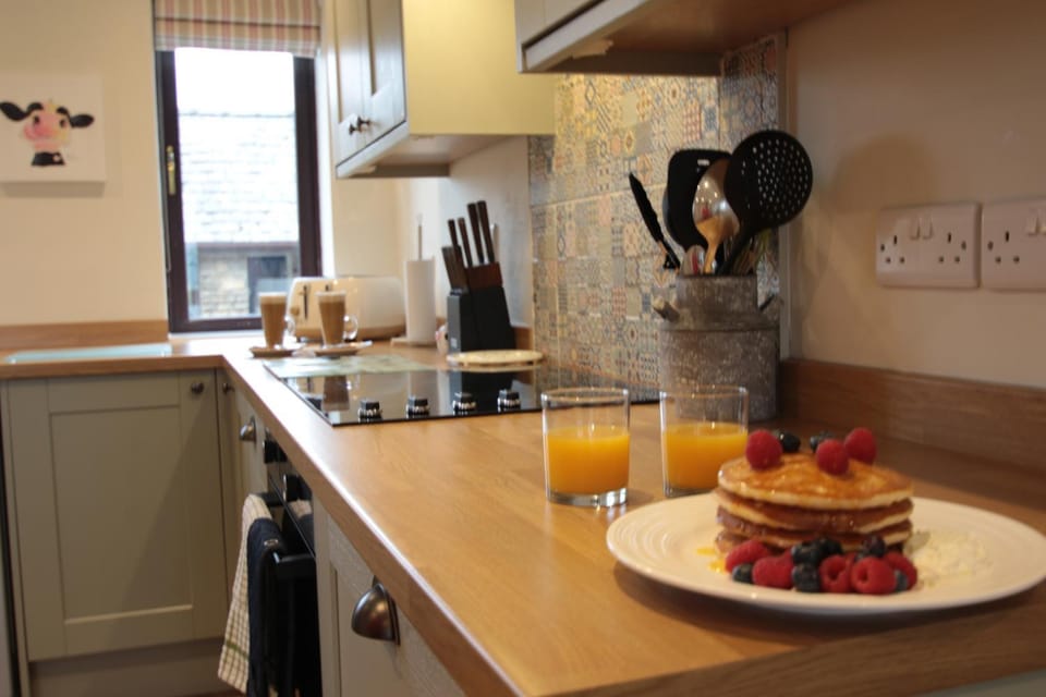 Kitchen or kitchenette, kitchen, Internal: Not applicable to any particular room