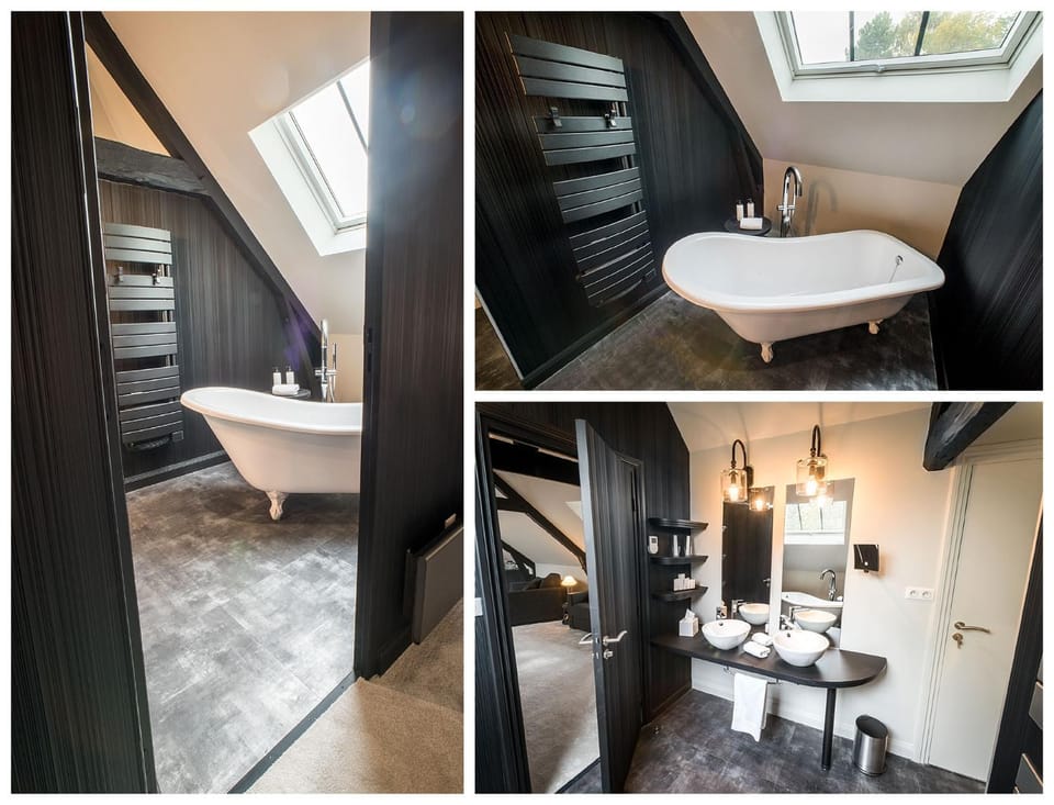 Bathroom, towels