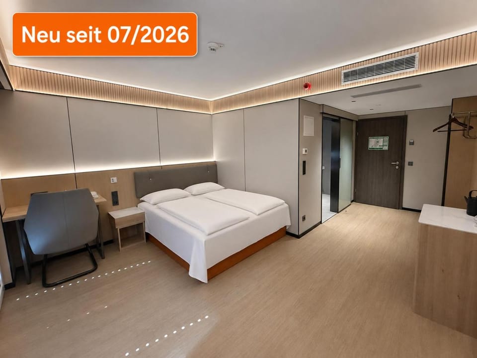Bed, Photo of the whole room, Bedroom, air conditioner