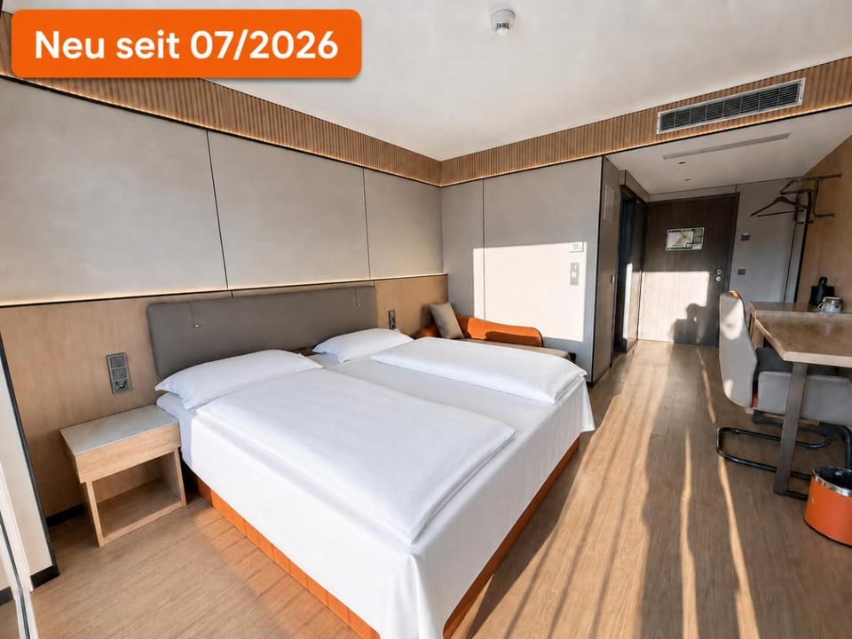 Bed, Photo of the whole room, Bedroom, air conditioner